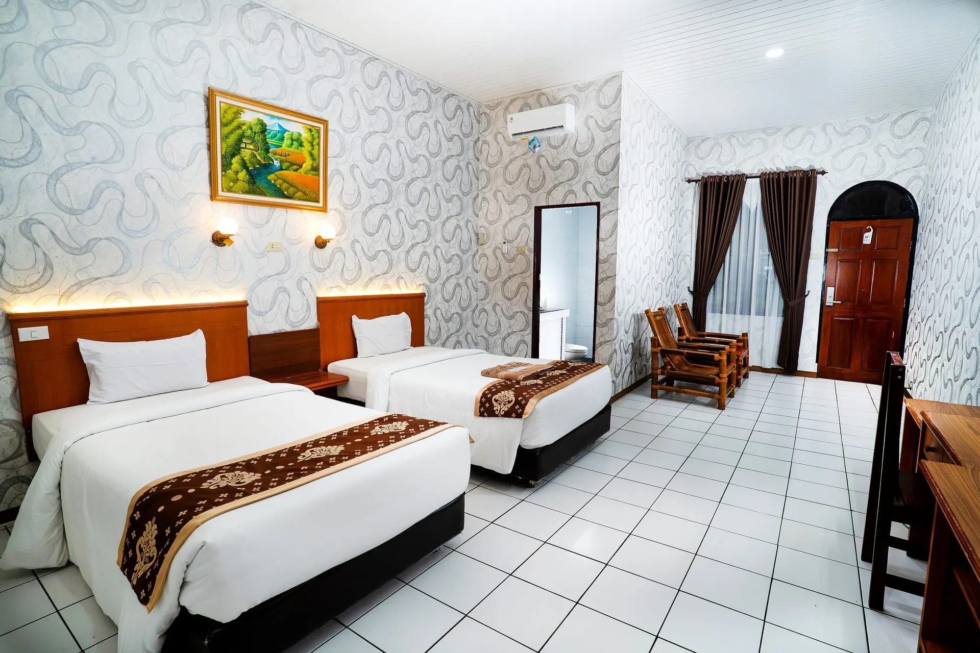 Superior Room with twin beds