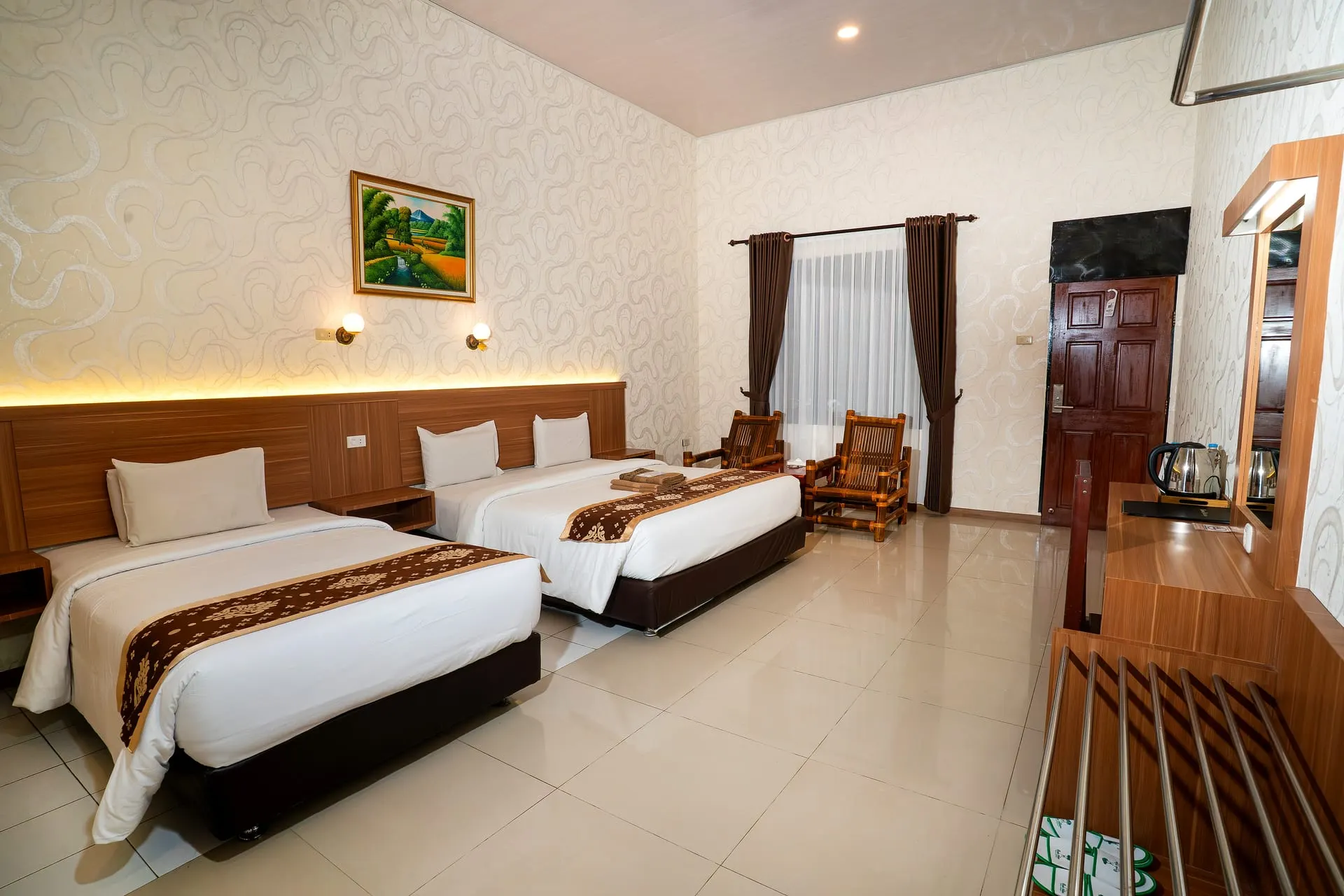 Superior Room with two beds and bamboo seating